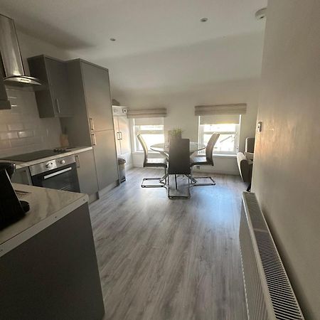 Westland Suites - Stylish, Modern, Elegant, Central Apartments A Londonderry Ngoại thất bức ảnh