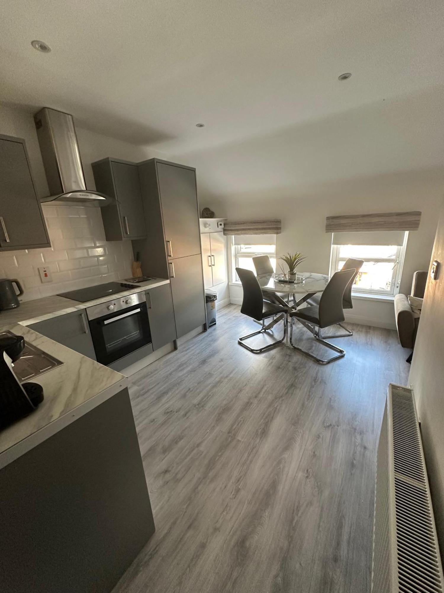 Westland Suites - Stylish, Modern, Elegant, Central Apartments A Londonderry Ngoại thất bức ảnh