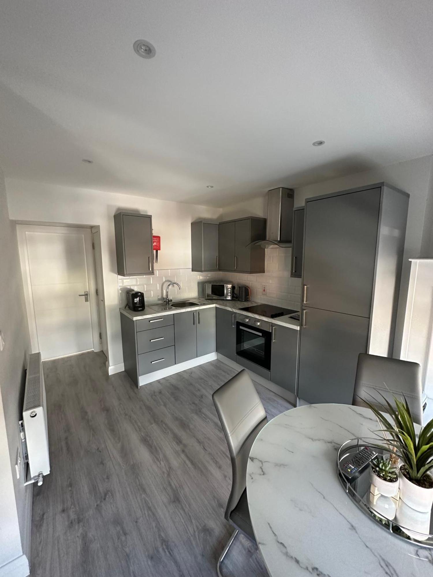 Westland Suites - Stylish, Modern, Elegant, Central Apartments A Londonderry Ngoại thất bức ảnh