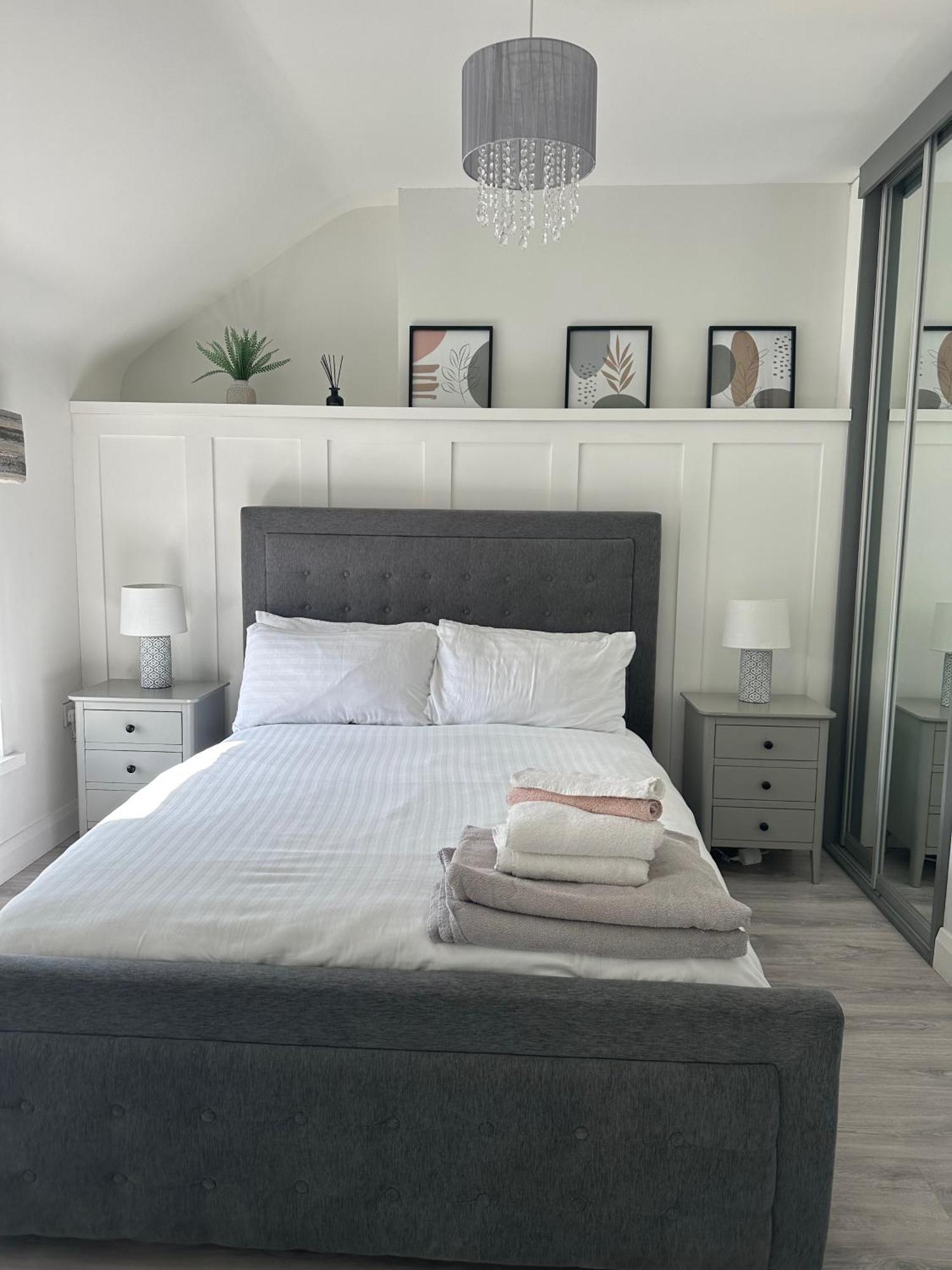 Westland Suites - Stylish, Modern, Elegant, Central Apartments A Londonderry Ngoại thất bức ảnh